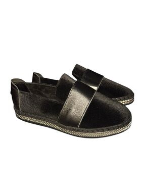 bernie mev. Black Flats Size 8